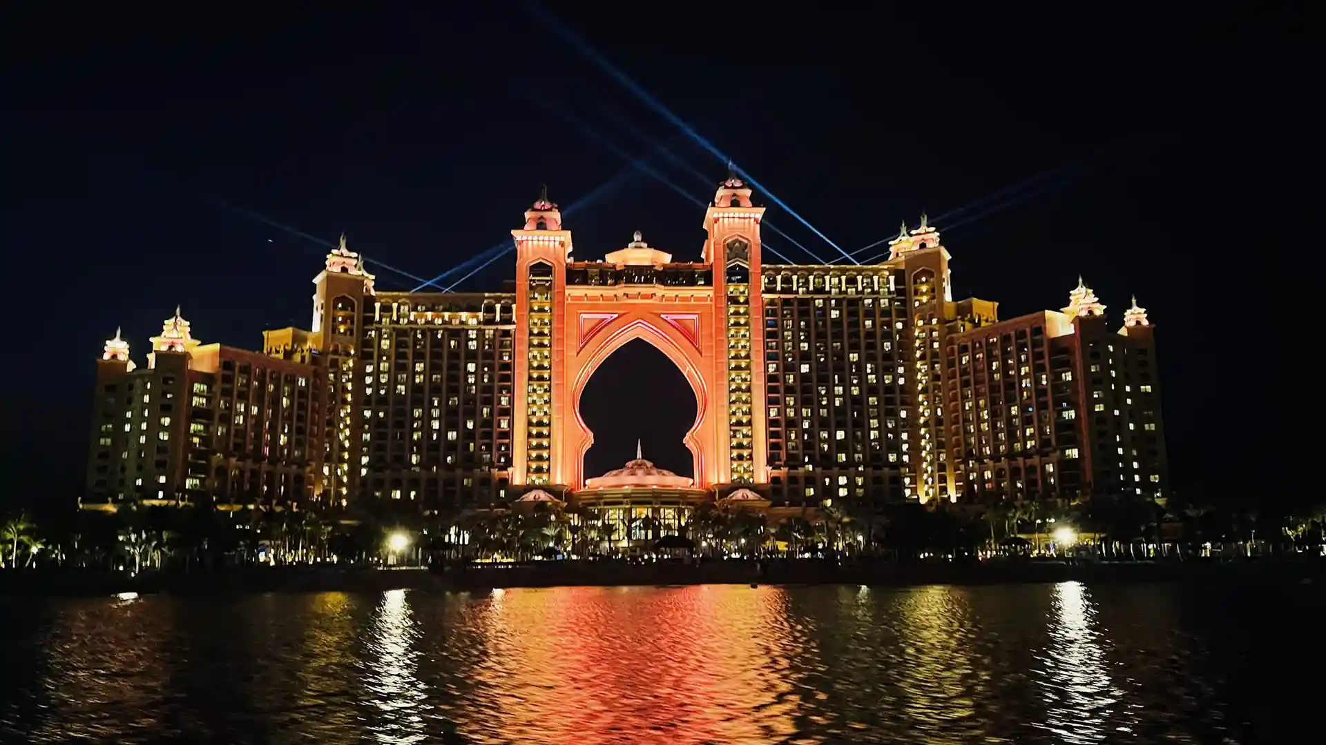 Your Dubai Guides, Dubai Visit - atlantis hotel plam jumeirah duabi