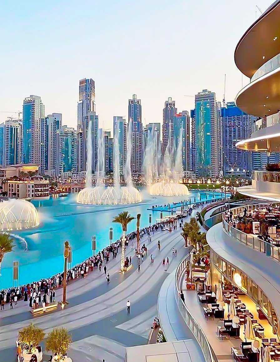 Dubai Fountain, a must-see attraction in the city