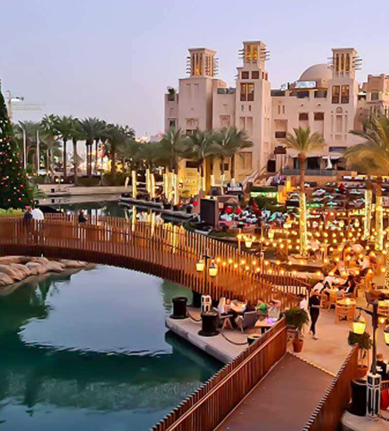 Souk Madinat Jumeirah-Festive waterway aglow with Christmas lights