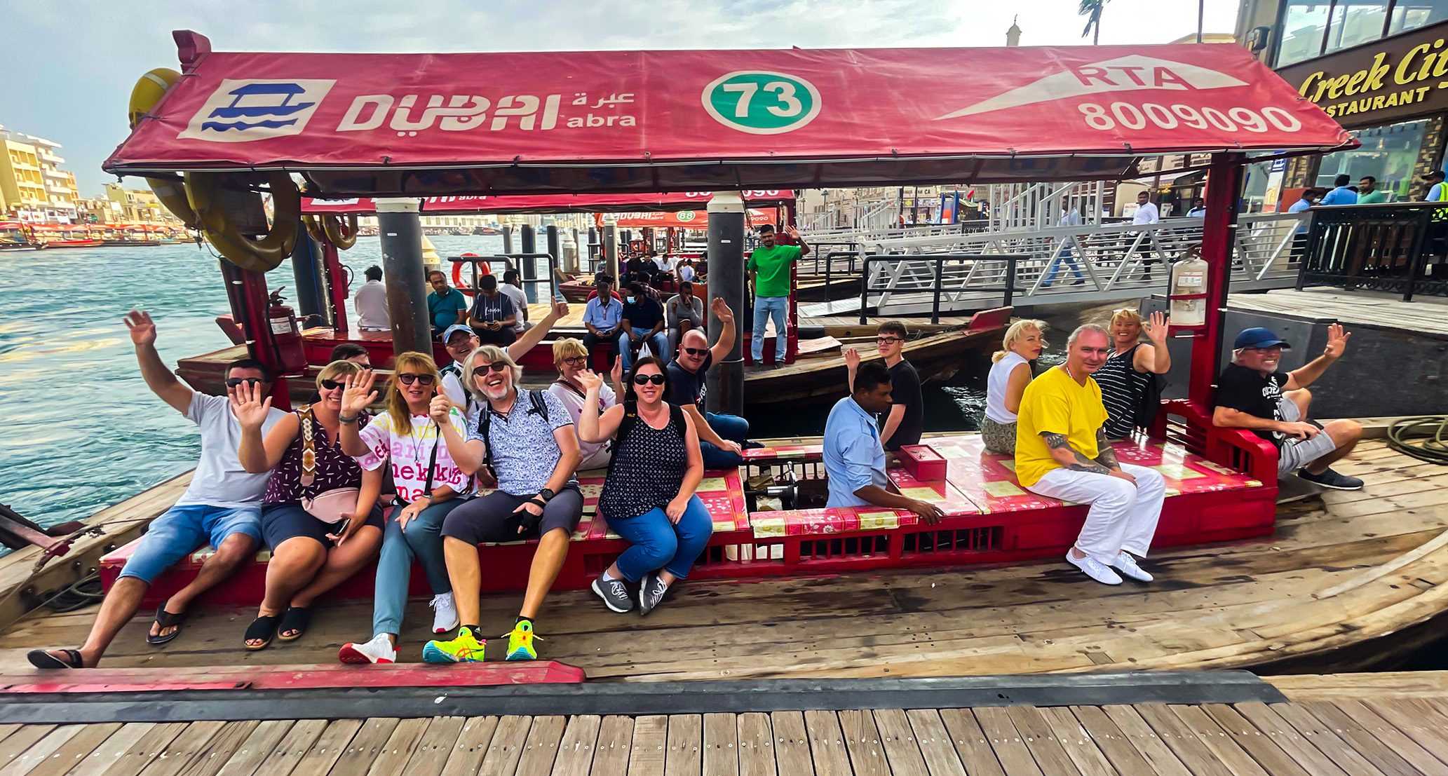 Eine Bootsfahrt über den Dubai Creek mit Your Dubai Guides – authentisches Erlebnis in Dubais historischer Wasserstraße