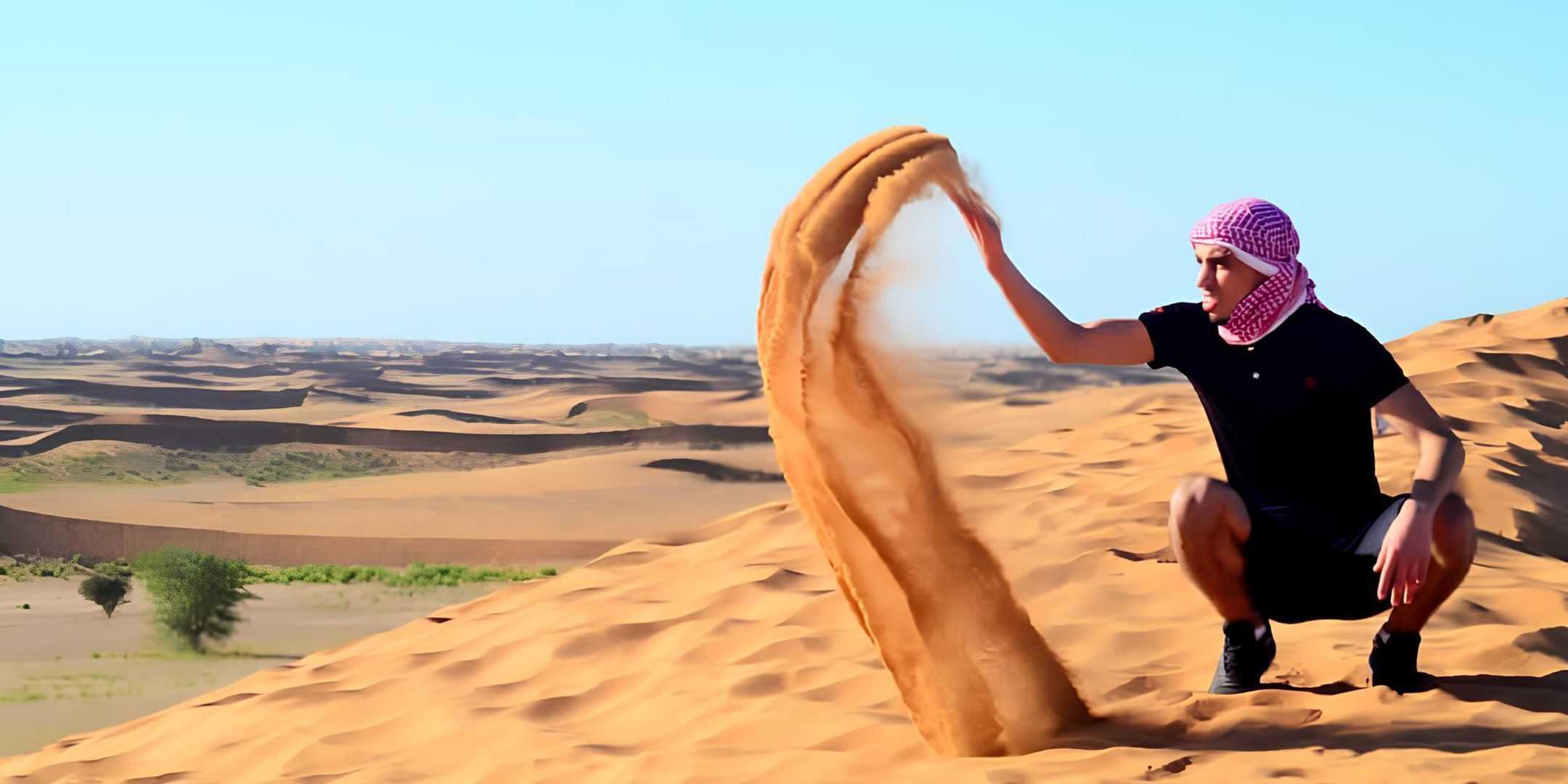 Spaßmoment in der Wüste nach dem Quadfahren – unvergessliche Abenteuer in Ras Al Khaimah.