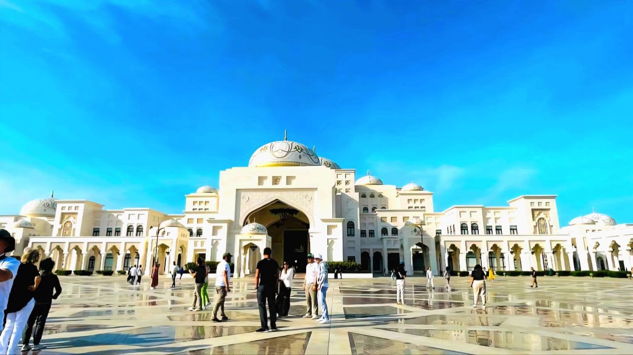 Qasr Al Watan, Abu Dhabi – mehr als ein Palast: Ein kulturelles Highlight, das arabisches Erbe, Kunst und beeindruckende Architektur zeigt.