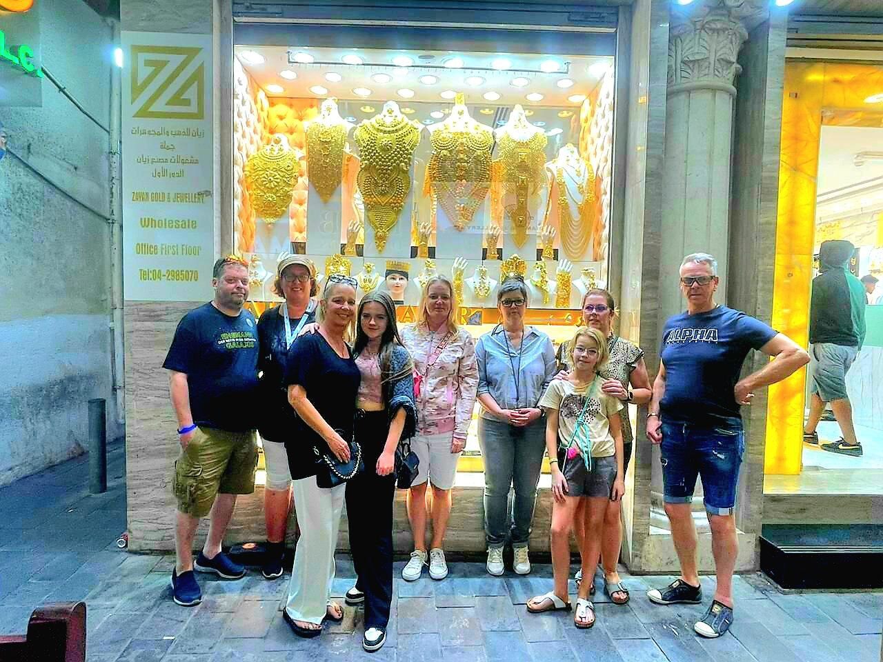 photo_5882119220282198835_y