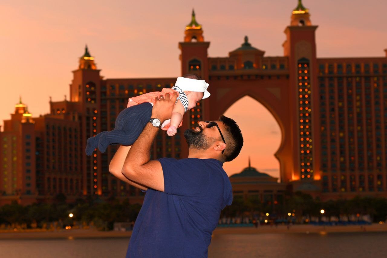 Atlantis Hotel auf der künstlichen Insel Palm Jumeirah in Dubai – luxuriöses Wahrzeichen und Freizeitparadies.