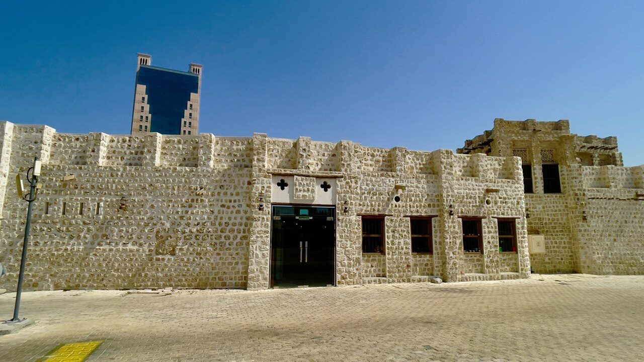 Haupt Eingang des Al Arsa Souks in Sharjah