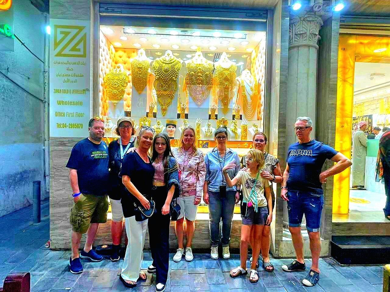 Deutsche Gruppe im Gold Souk in Deira, Dubai – erleben Sie Dubais berühmten Goldmarkt hautnah