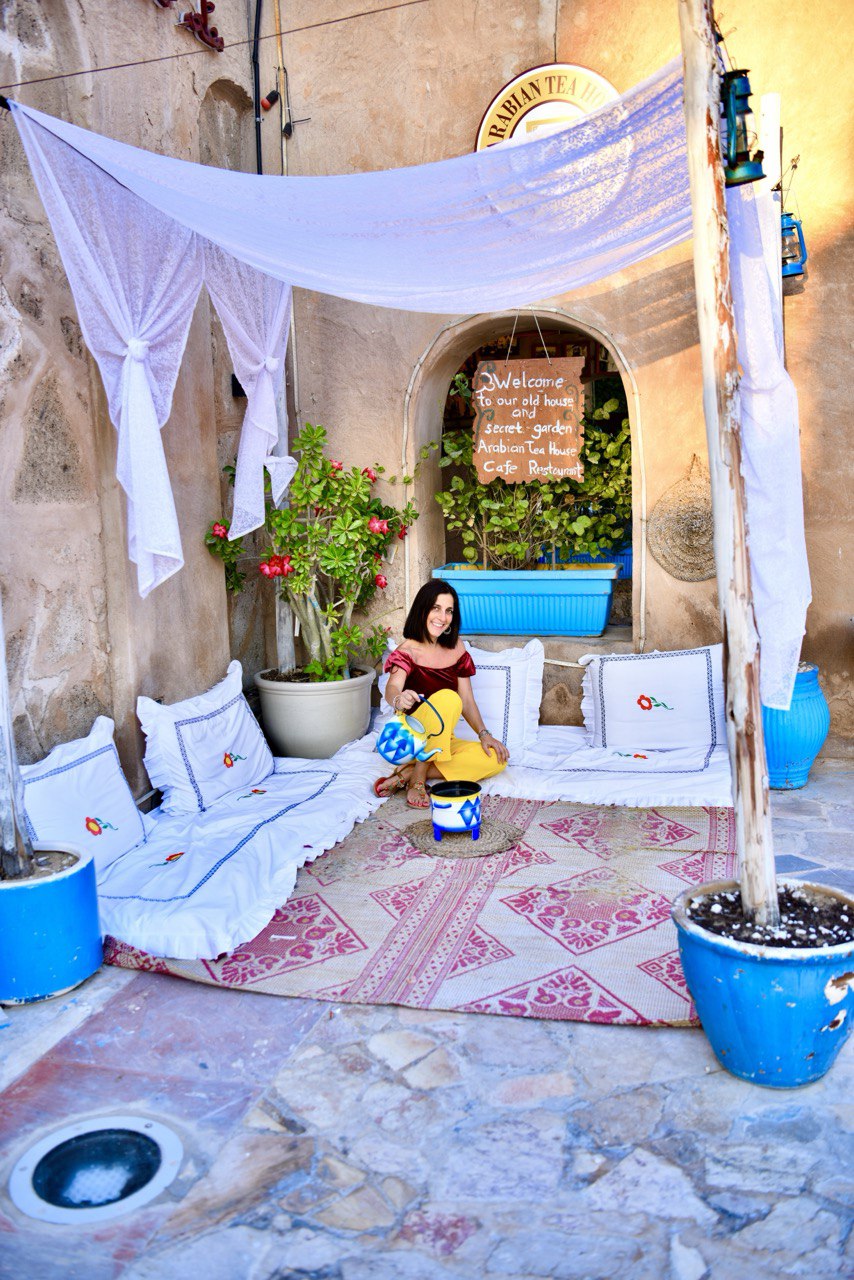 Arabisches Teehaus-Restaurant im ältesten Viertel Dubais – Bastakiya.
