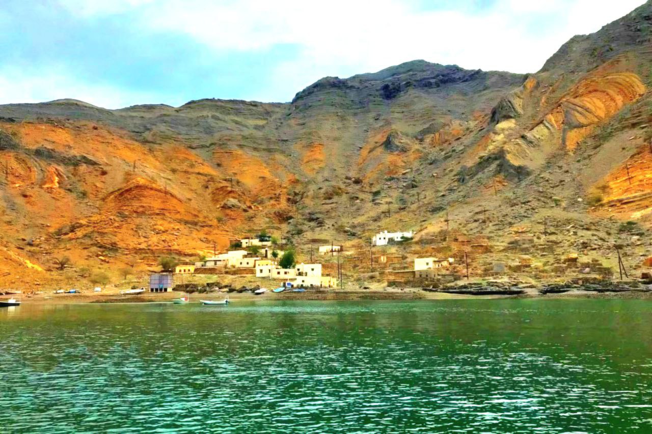 photo_5897670059910433694_y