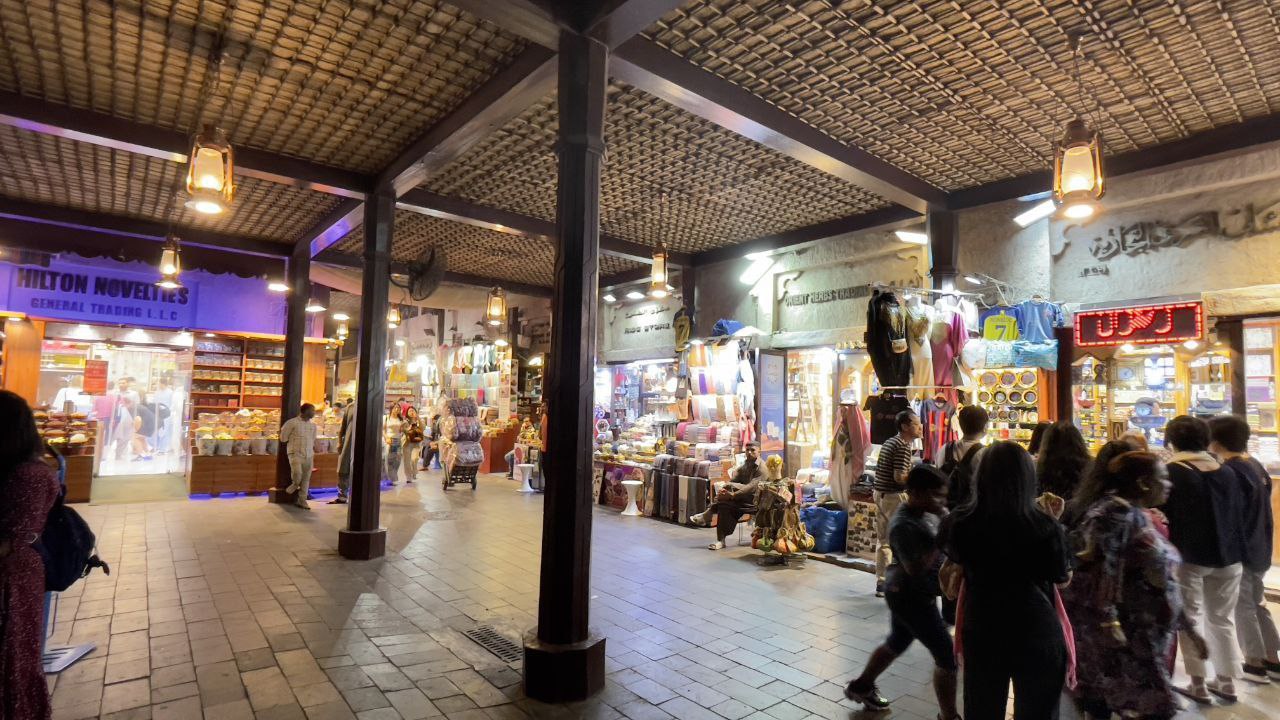 Dubai Gewürzmarkt – bunte Düfte und traditionelle Produkte