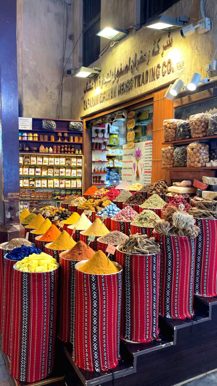 Dubai Gewürzmarkt – bunte Düfte und traditionelle Produkte