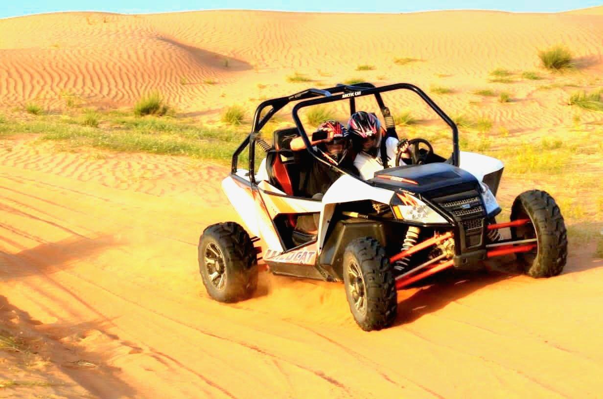 Rasanter Buggy-Spaß über die Sanddünen Dubais – Adrenalin pur