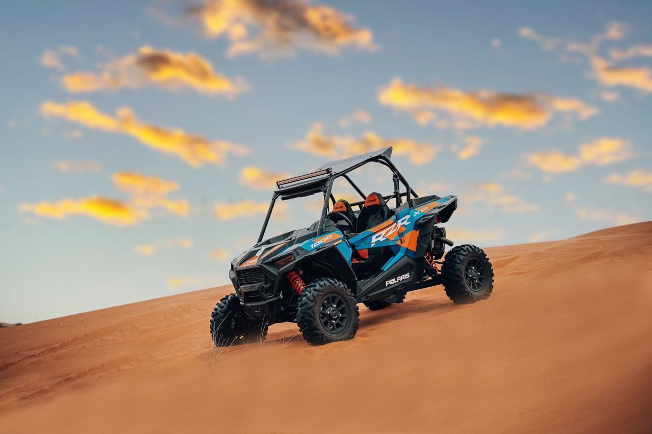 Dubai Dünen-Buggy-Erlebnis – atemberaubende Fahrt in der Wüste der VAE.